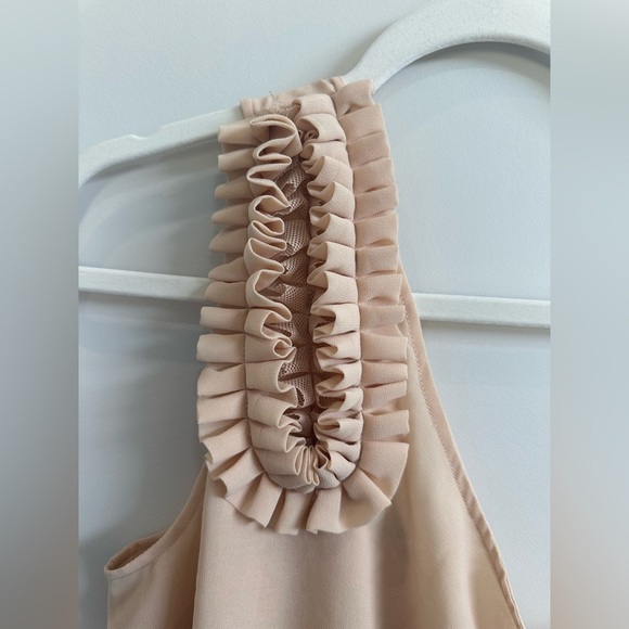 Forever 21 Soft Beige one shoulder Blouse Medium NWOT - Picture 4 of 7